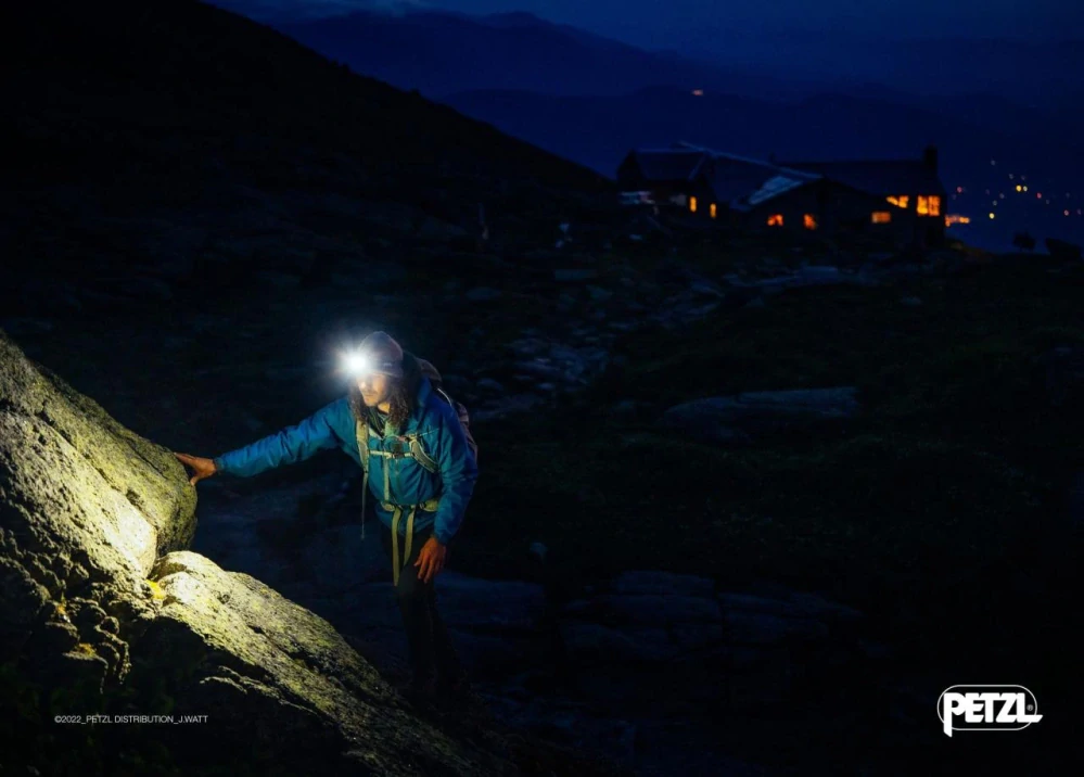 Petzl čelovka Tikka Core 2022
