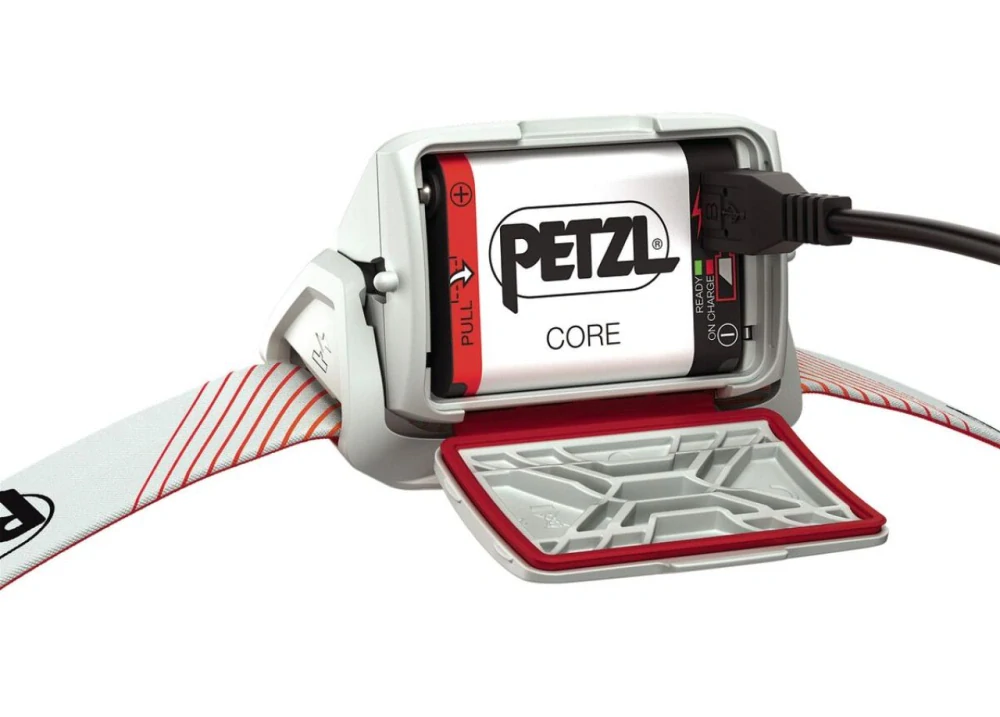 Petzl čelovka Actik Core 2022